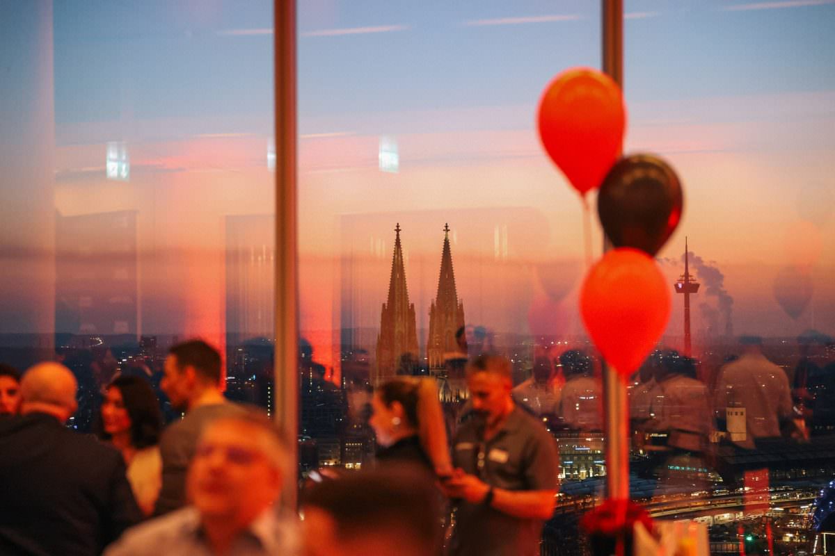 Guests at an after-expo event for Life Fitness at KölnSKY.