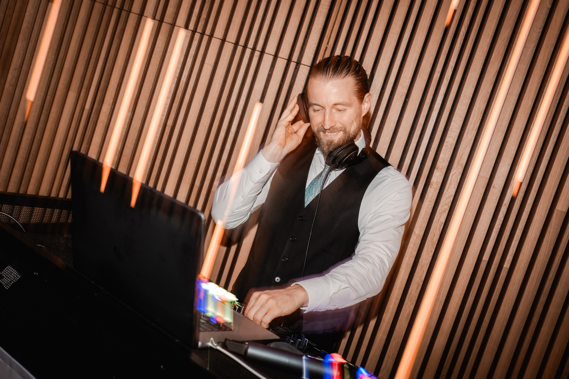Event-DJ Jean-Philippe legt bei einem Business Event auf