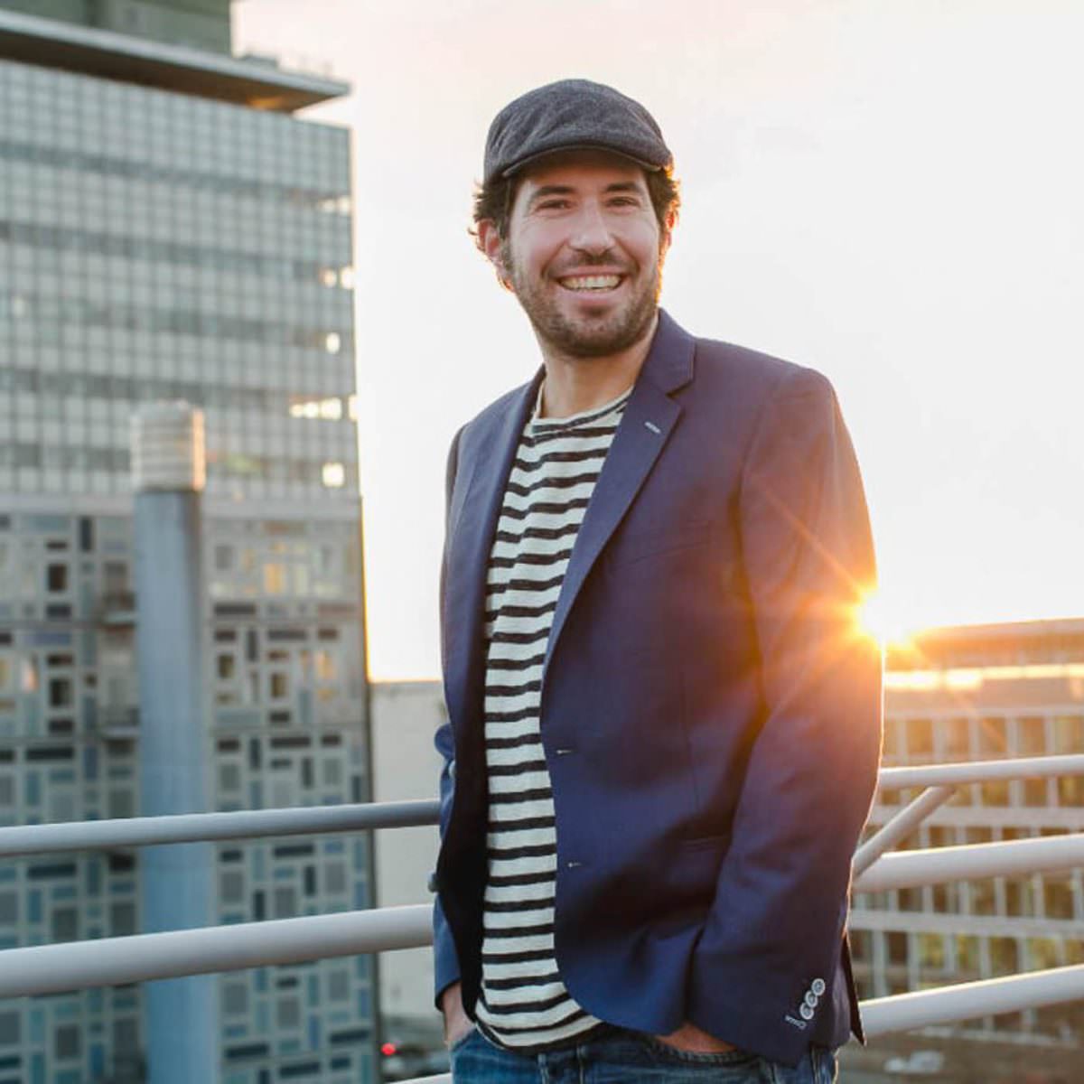 Portraitbild von Messe-DJ Markus Rosenbaum, der bereits auf Messen in Düsseldorf, Köln und Frankfurt aufgelegt hat