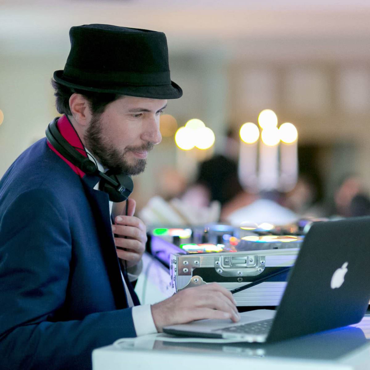 Lounge DJ Markus Rosenbaum will be spinning tunes at a relaxed event.