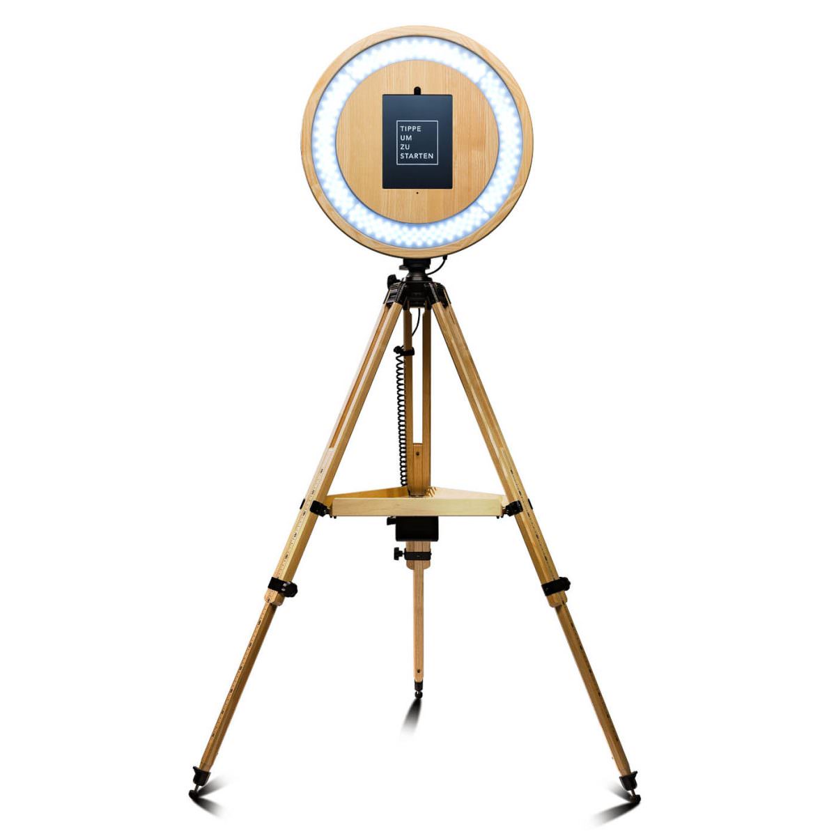Photo booth in high-quality wood design, available for rent for events from DJ Markus Rosenbaum